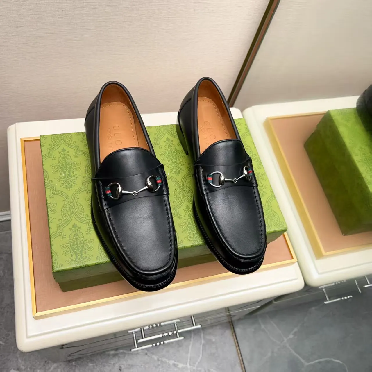 Men's men's shoes 💰460 🆘【GUCCI】Gucci ·🐂里· Hot-selling pea shoes top brand luxury, top quality, the latest fashion pea shoes.. The upper is made of original first-layer cowhide. (Full first-layer water-dyed 🐂 leather·inner). The original stylish and stylish soft rubber wear-resistant and non-slip outsole is light and comfortable on the foot, available in black! Matching code: 38-44 (customized at 45.46.47)